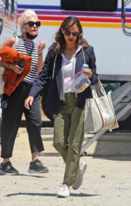 Jennifer Garner in a White Sneakers