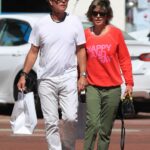 Lisa Rinna in a Red Sweatshirt While Out Shopping with Her Husband Harry Hamlin in Malibu 07/01/2022