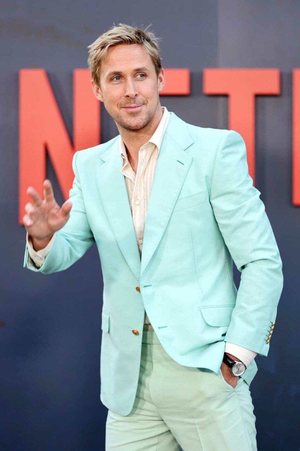 Ryan Gosling Attends Netflixs The Gray Man World Premiere at the ...