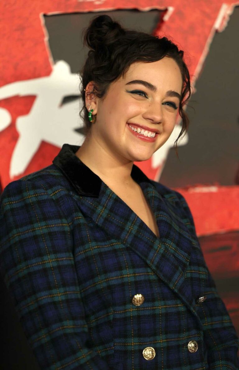 Mary Mouser At Cobra Kai Season Premiere In Los Angeles Hot Sex Picture