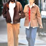 Elizabeth Olsen in a Tan Jacket Was Seen Out with Robbie Arnett in New York City 10/09/2022