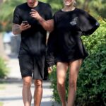 Hailey Clauson in a Black Sweatshirt Was Seen Out with Julian Herrera in West Hollywood 10/21/2022