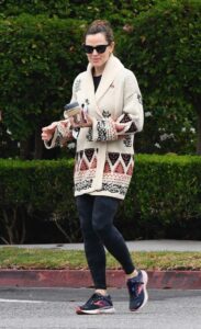 Jennifer Garner in a Beige Cardigan