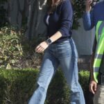 Jennifer Garner in a Blue Jeans Was Seen Out in Santa Monica 10/24/2022