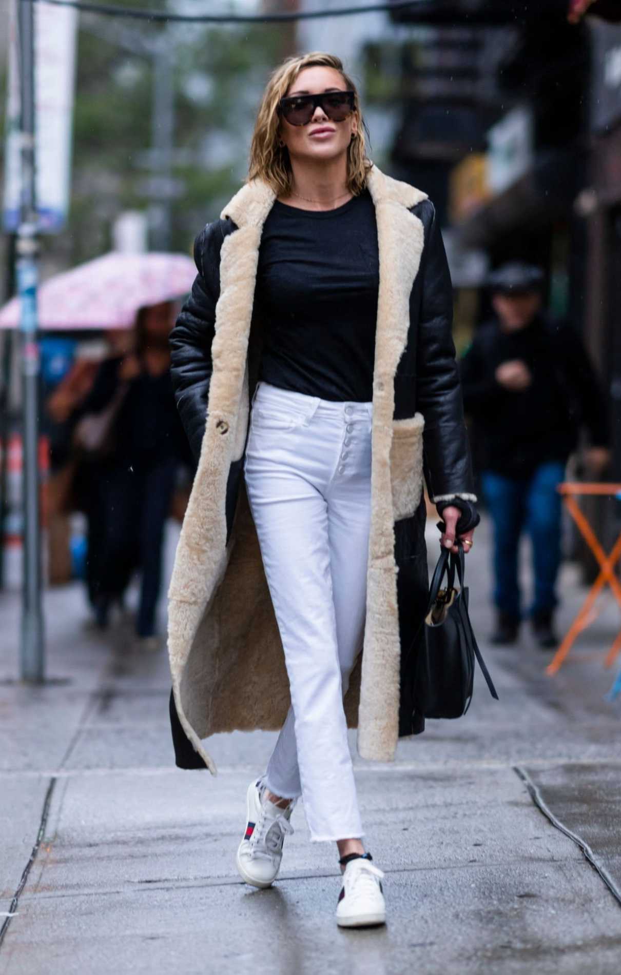 Katie Cassidy in a White Pants