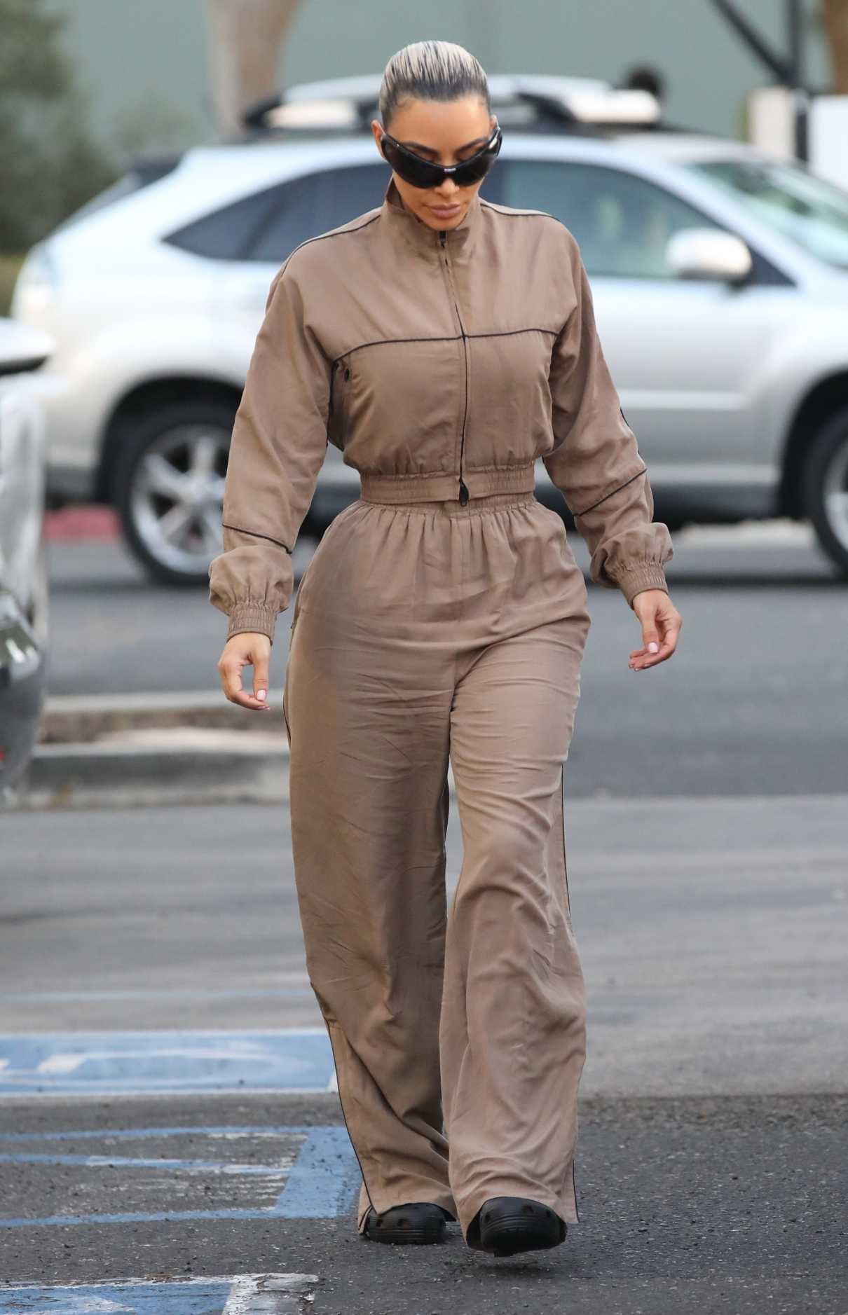 Kim Kardashian in a Tan Tracksuit Was Seen Out in Los Angeles 09/30 ...