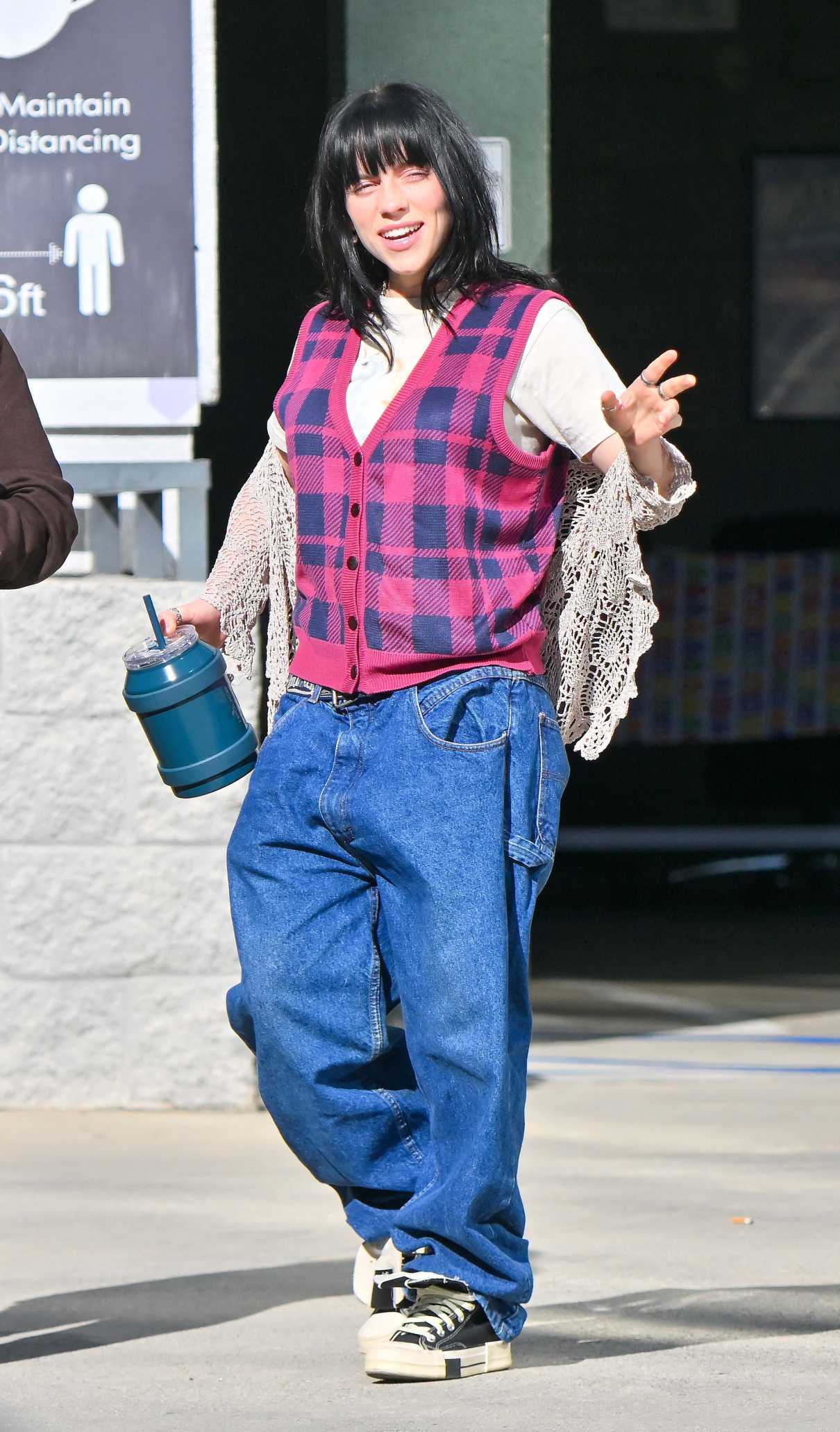 Billie Eilish in a Blue Jeans Heads to a Meeting with Her Mom Maggie ...