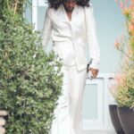 Kelly Rowland in a White Ensemble Leaves a Hair Salon in Beverly Hills 11/21/2022