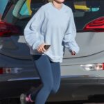Kristen Bell in a Grey Sweatshirt Was Seen Out in Los Angeles 11/14/2022