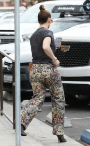 Jennifer Lopez in a Floral Print Pants