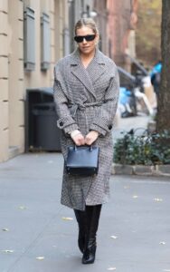 Sienna Miller in a Houndstooth Patterned Coat