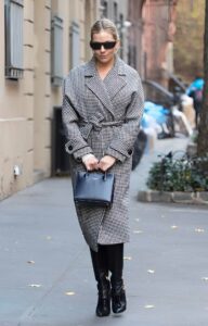 Sienna Miller in a Houndstooth Patterned Coat