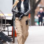 Gigi Hadid in a Beige Pants Was Seen Out in New York City 01/17/2023