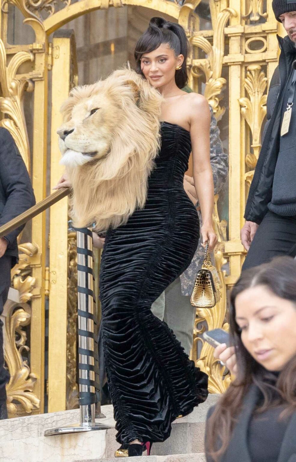 Kylie Jenner Arrives at 2023 Schiaparelli Haute Couture Fashion Show in