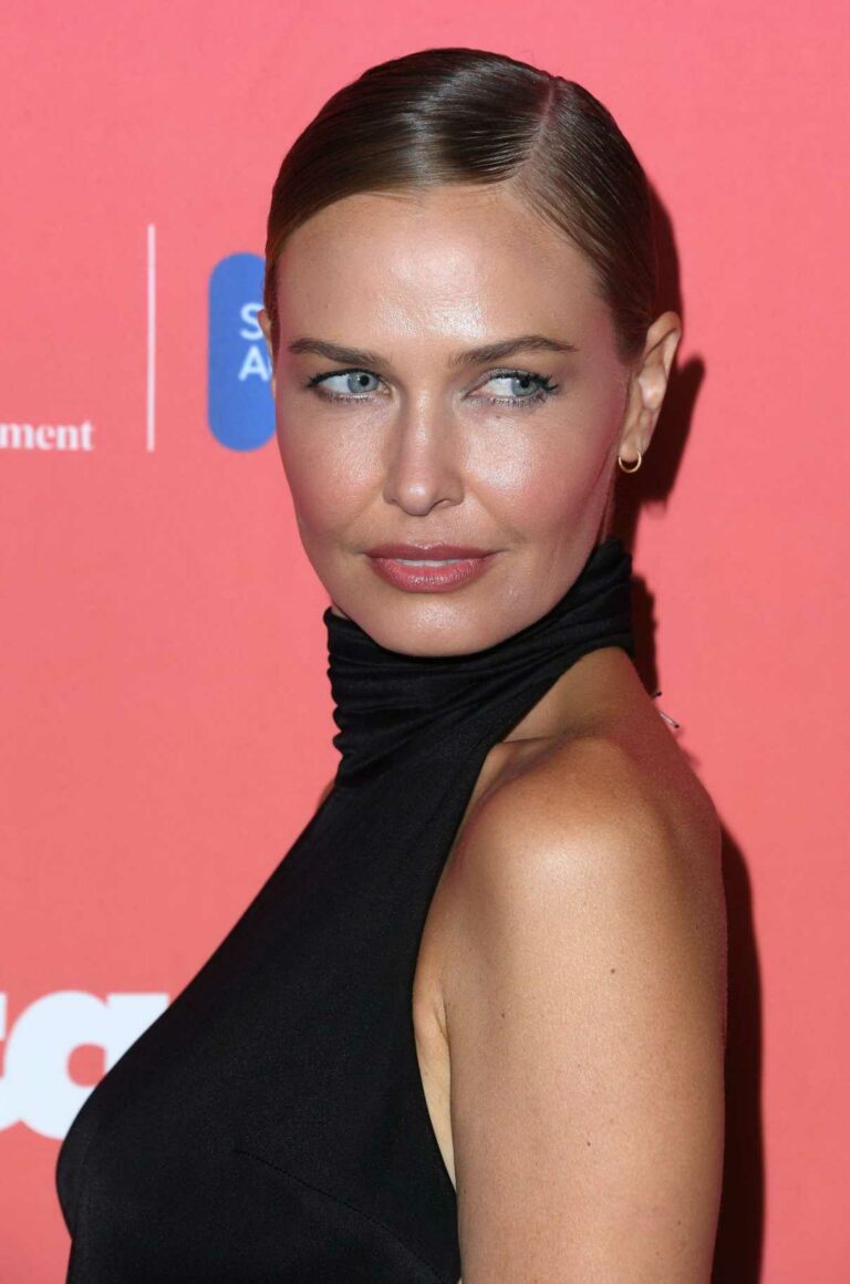 Lara Bingle Attends the G’Day USA Arts Gala at Skirball Cultural Center