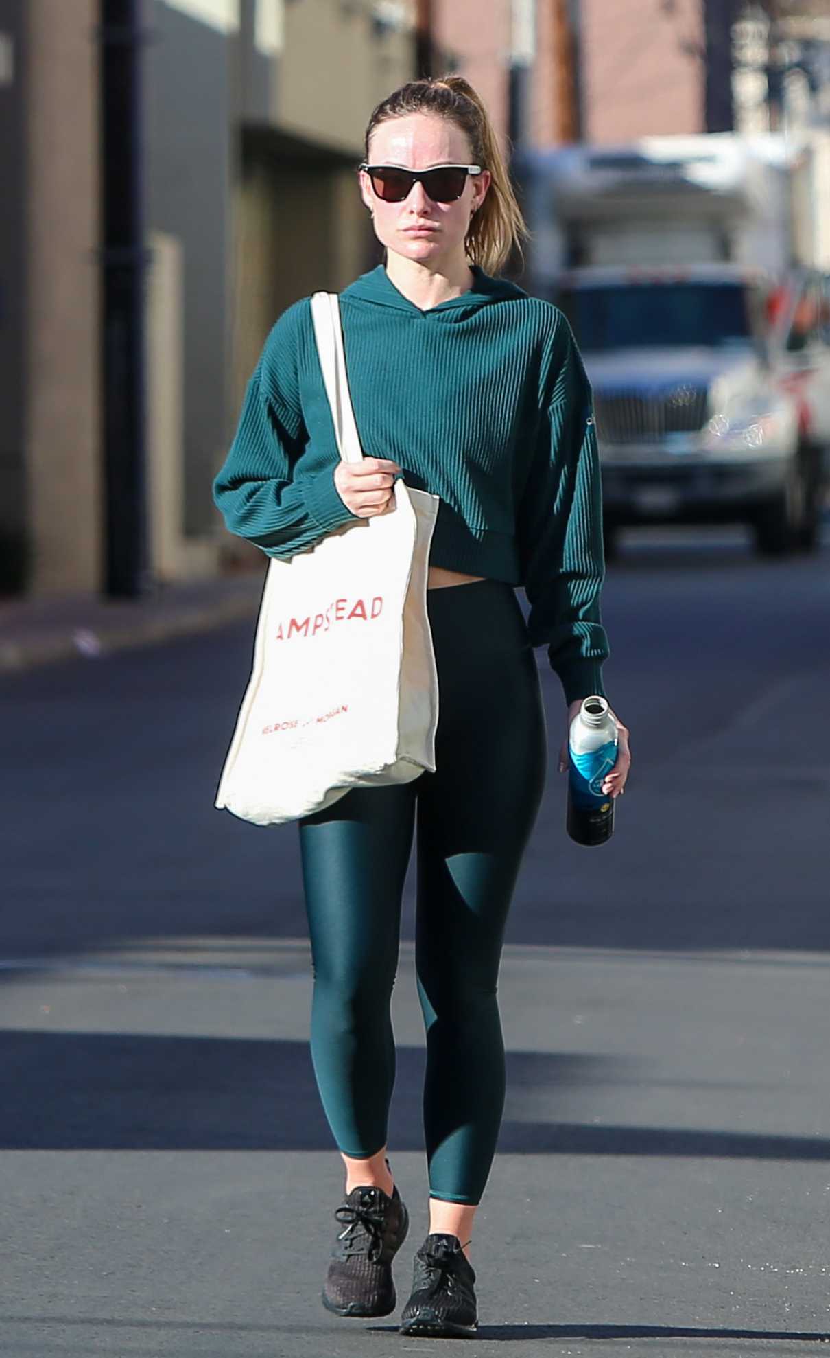 Olivia Wilde in a Black Sneakers Was Seen Out in Los Angeles 01/25/2023 ...