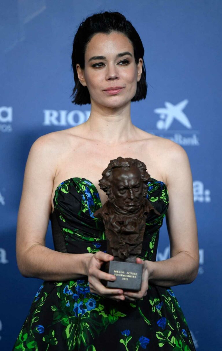 Laia Costa Attends 2023 Goya Awards in Seville 02/11/2023-5 – LACELEBS.CO