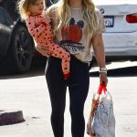 Hilary Duff in a Beige Tee Was Seen Out with Her Daughter During a Grocery Run in Studio City 04/28/2023
