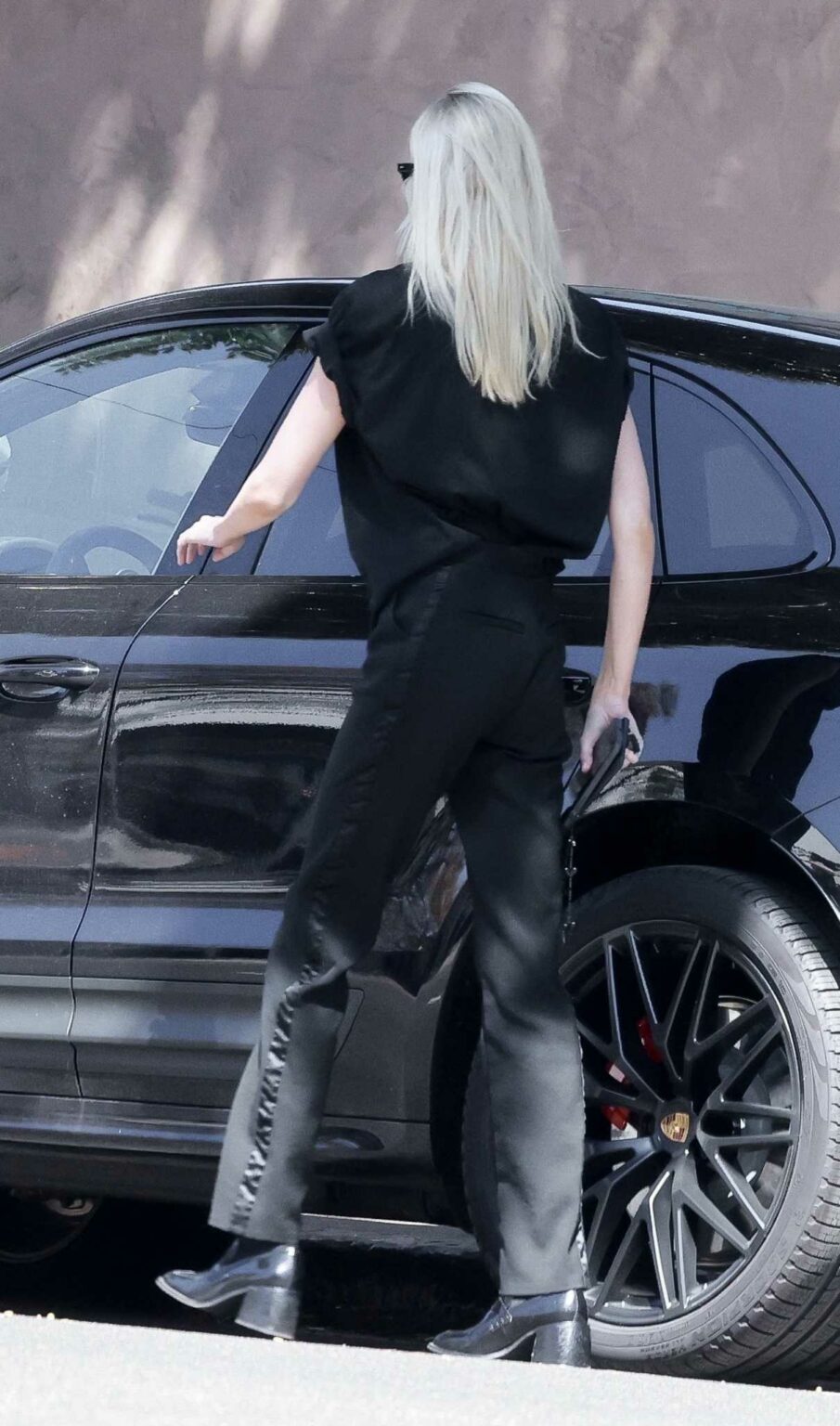Stella Maxwell in an All Black Ensemble Steps Out for Lunch in Los