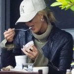 Emma Hernan in a White Cap Has Lunch with Friends at Kings Road Cafe in West Hollywood 05/09/2023