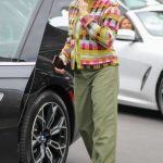 Jennifer Garner in an Olive Pants Was Seen Out in Brentwood 05/26/2023