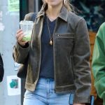 Lila Grace Moss in a Blue Jeans Was Seen During a Stroll with Friends in Manhattan’s SoHo Neighborhood in NYC 05/09/2023