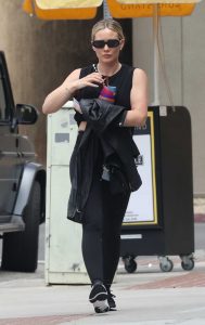 Hilary Duff in a Black Sneakers