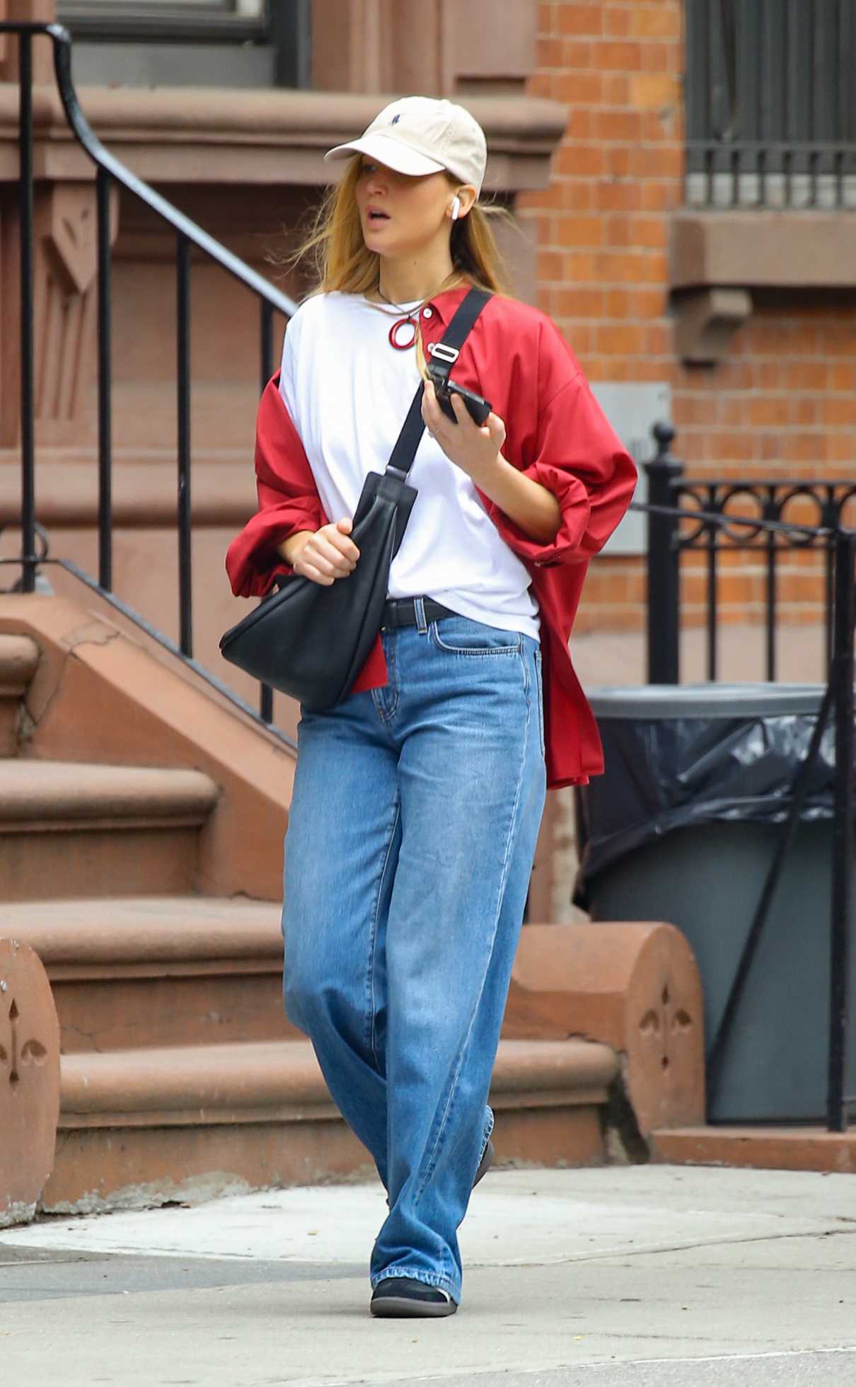 Jennifer Lawrence in a Red Shirt Was Seen Out in New York City 06/22 ...