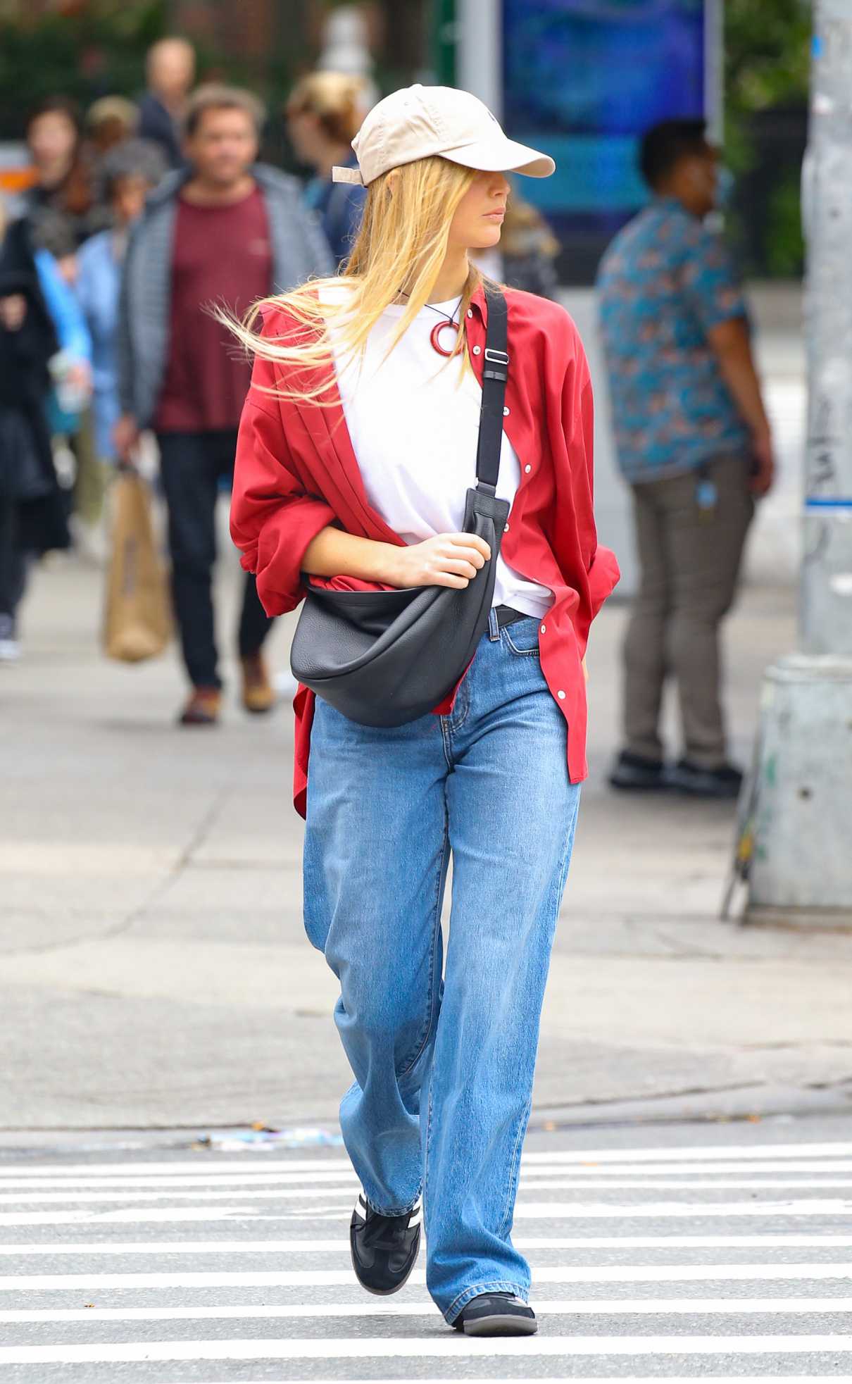 Jennifer Lawrence in a Red Shirt Was Seen Out in New York City 06/22 ...
