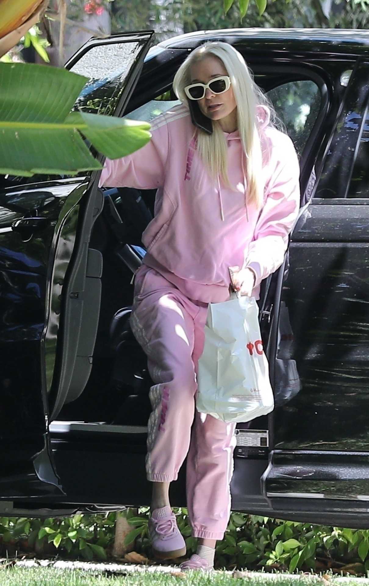 Erika Jayne in a Pink Sweatsuit Was Seen Out in Los Angeles 07/19/2023 ...