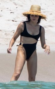 Jenna Dewan in a Black Swimsuit