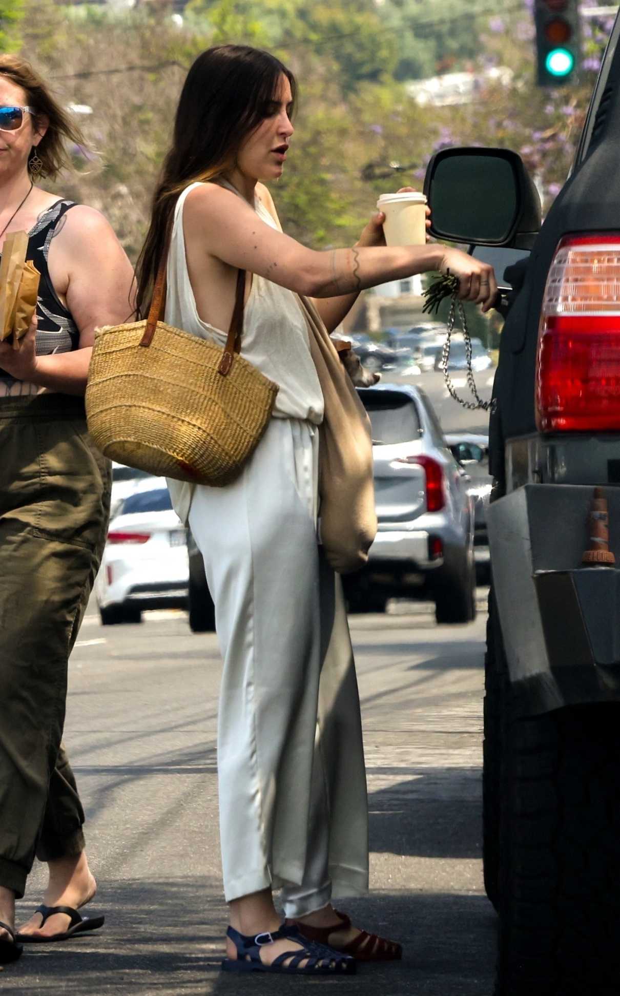 Scout Willis in a White Tank Top Grabs Coffee with Friends in Los Feliz ...