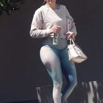 Jennifer Lopez in a White Sneakers Arrives at the Gym in the Hamptons in New York 07/31/2023
