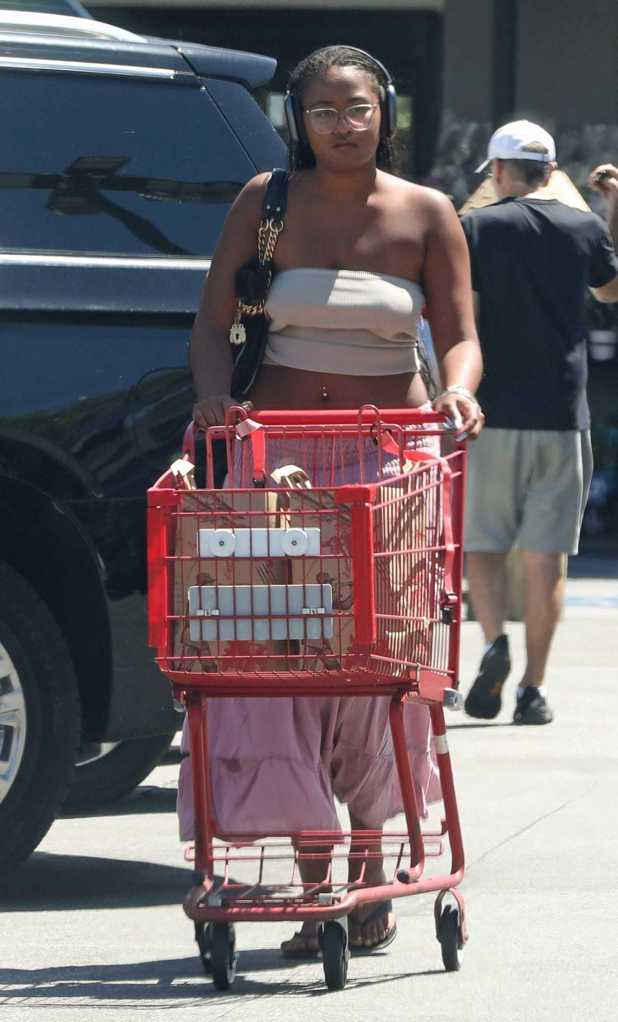 Sasha Obama in a Beige Top