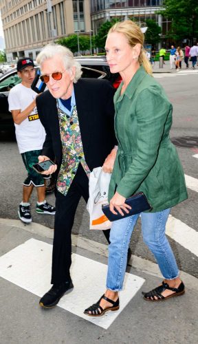 Uma Thurman in a Green Jacket Arrives for Robert De Niro’s 80th