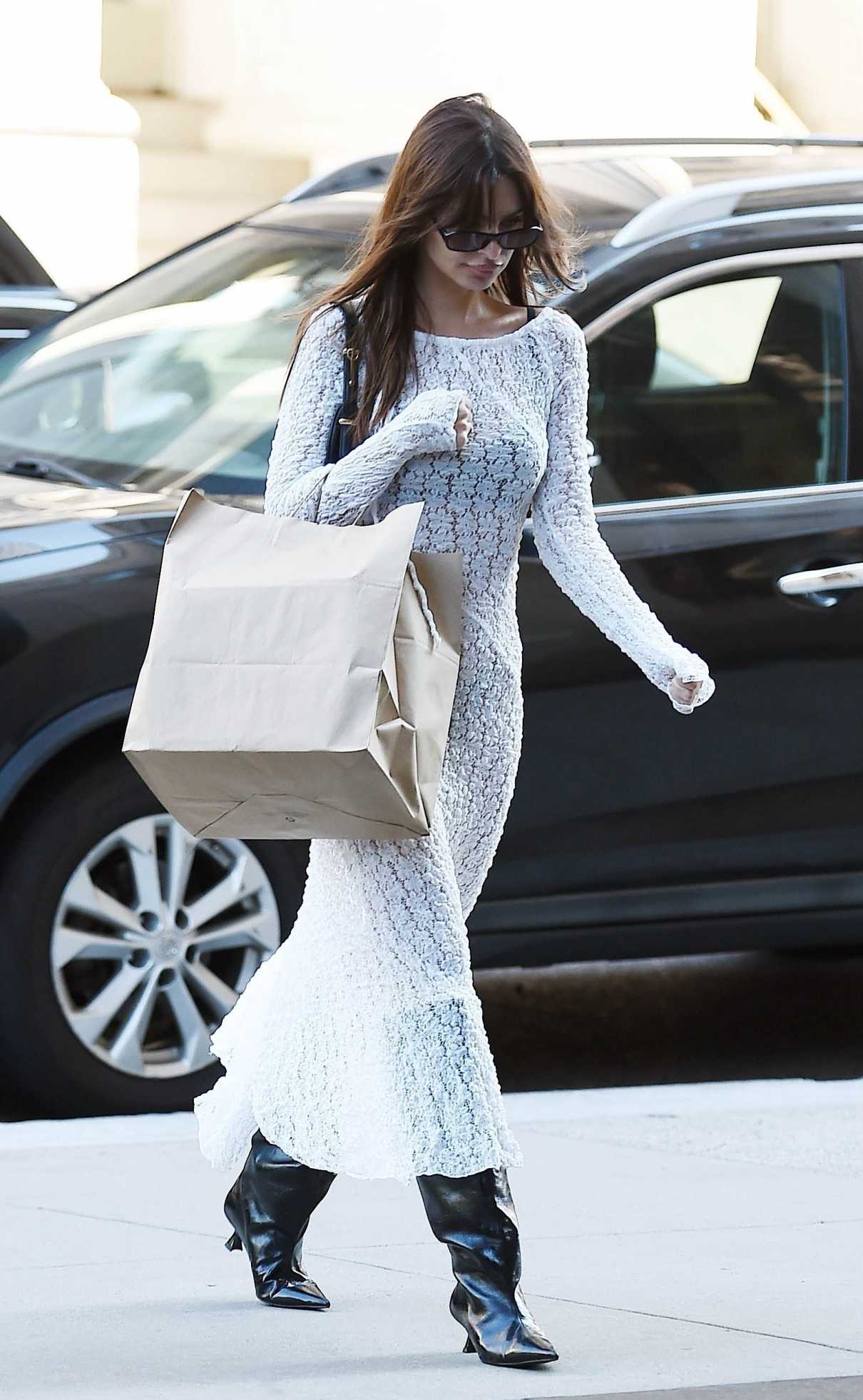 Emily Ratajkowski in a White Knitted Dress
