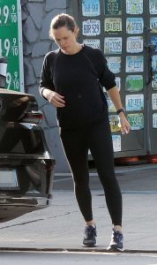 Jennifer Garner in a Black Sweatshirt
