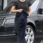 Jennifer Garner in a Black Tee Heads Out for a Run in Los Angeles 09/02/2023