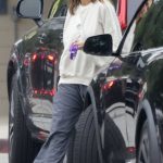 Jessica Alba in a White Sweatshirt Was Seen Out in Los Angeles 09/25/2023