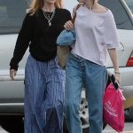 Leslie Mann in a Black Sweatshirt Was Spotted Out with Her Daughter Iris in Los Angeles 09/14/2023
