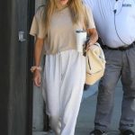 Peta Murgatroyd in a Beige Tee Leaves the Dancing with the Stars Rehearsal Studio in Los Angeles 10/06/2023