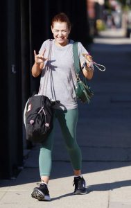 Alyson Hannigan in a Grey Tee