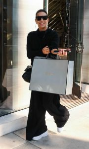 Eva Longoria in a Black Outfit