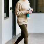 Gal Gadot in a Beige Sweatshirt Was Spotted Out in Beverly Hills 12/19/2023