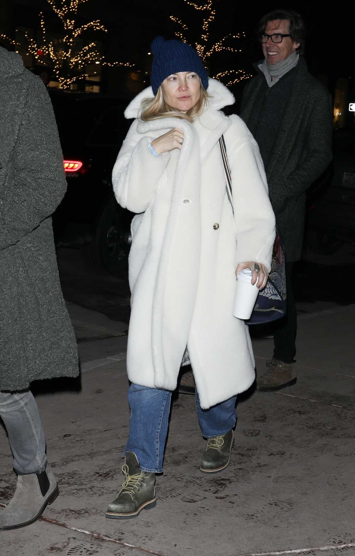 Kate Hudson in a White Fur Coat