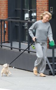 Naomi Watts in a Grey Sweatpants