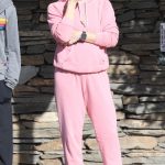 Jennifer Garner in a Pink Sweatsuit Was Seen Out in Brentwood 01/28/2024