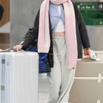 Maisie Williams in a Black Jacket Arrives at JFK Airport in New York City 02/11/2024