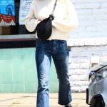 Grace Gummer in a White Sweater Was Seen Out in Santa Monica Blvd in Los Angeles 04/24/2024