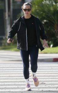 Jennifer Garner in a Black Leggings